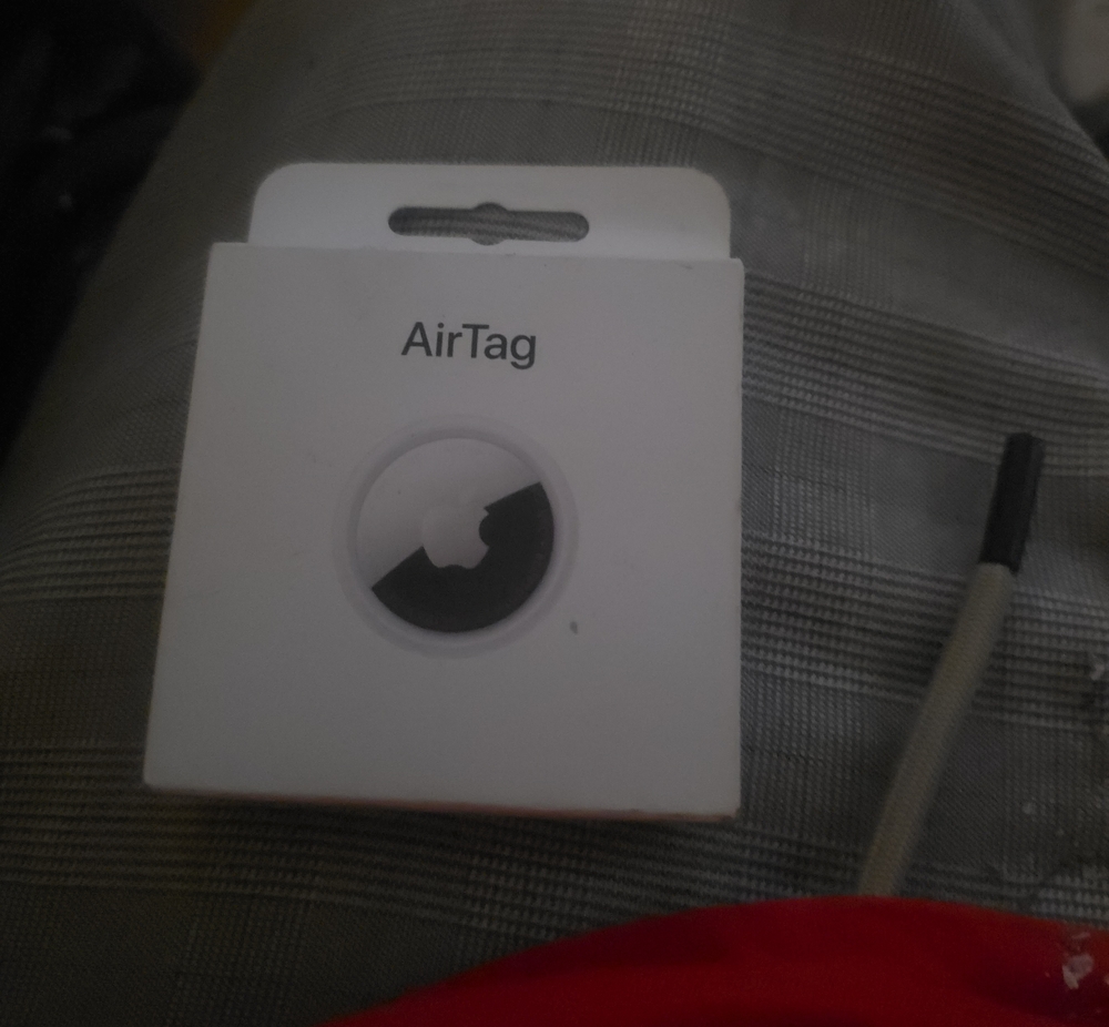 AirTag Packaging